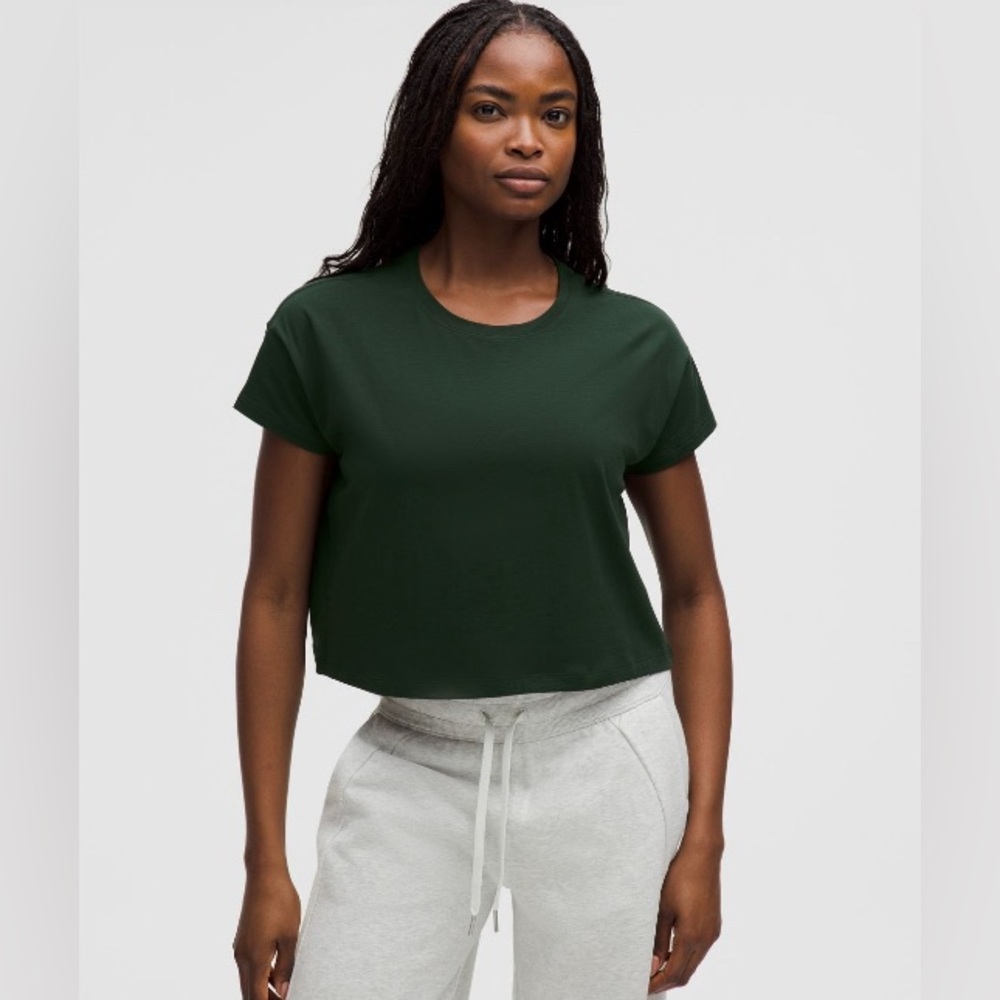 Lululemon Cates T Shirt in Rainforest Green